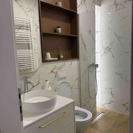 Nora Apartment *